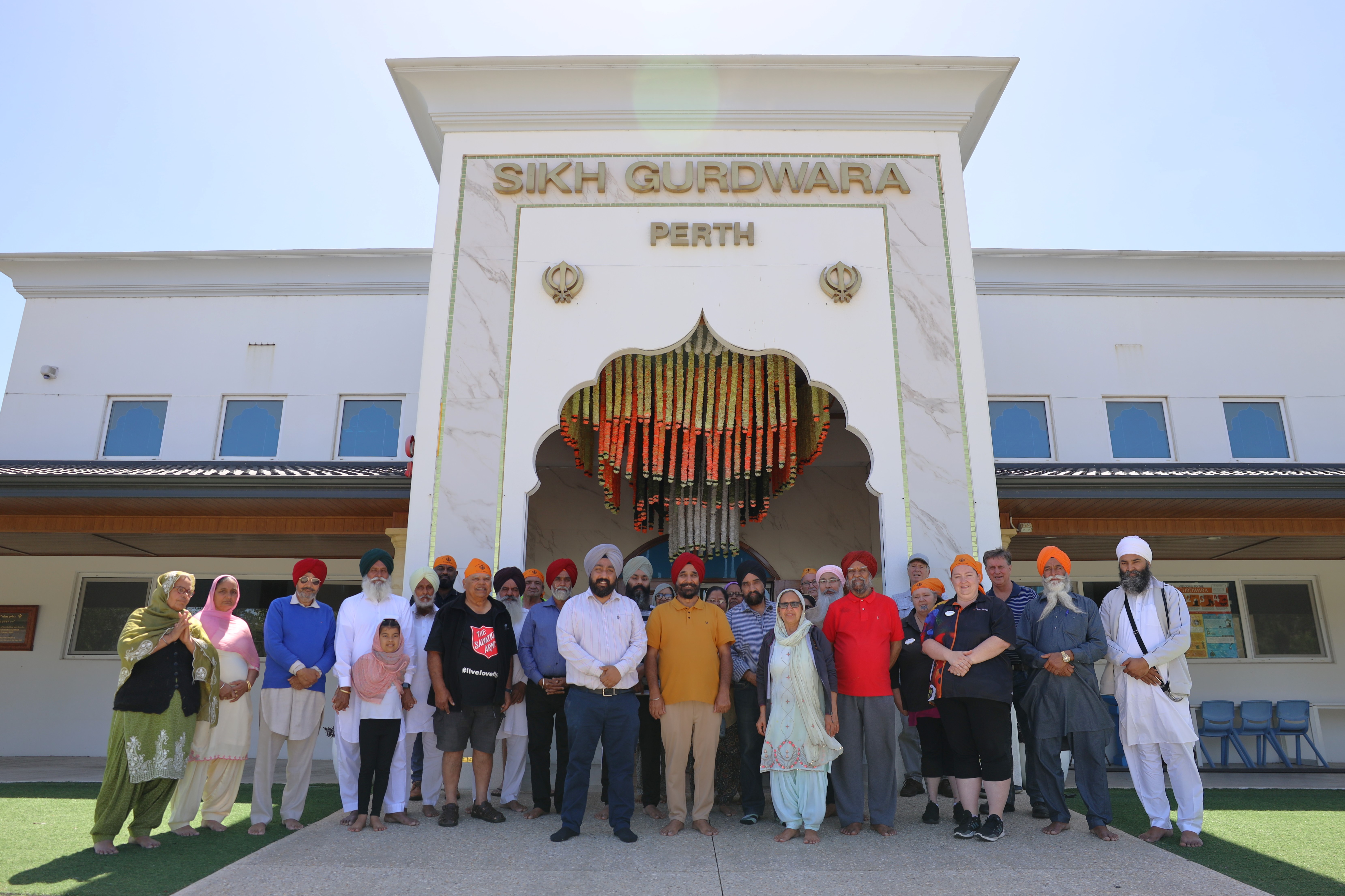 Volunteers from various organisations at the Sikh gurudwara in Bennett Springs.