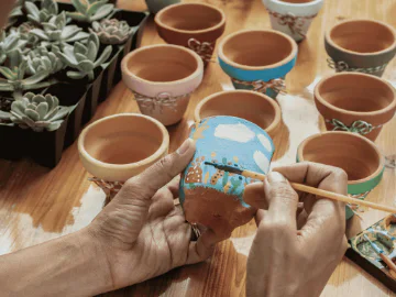 Painting a pot plant