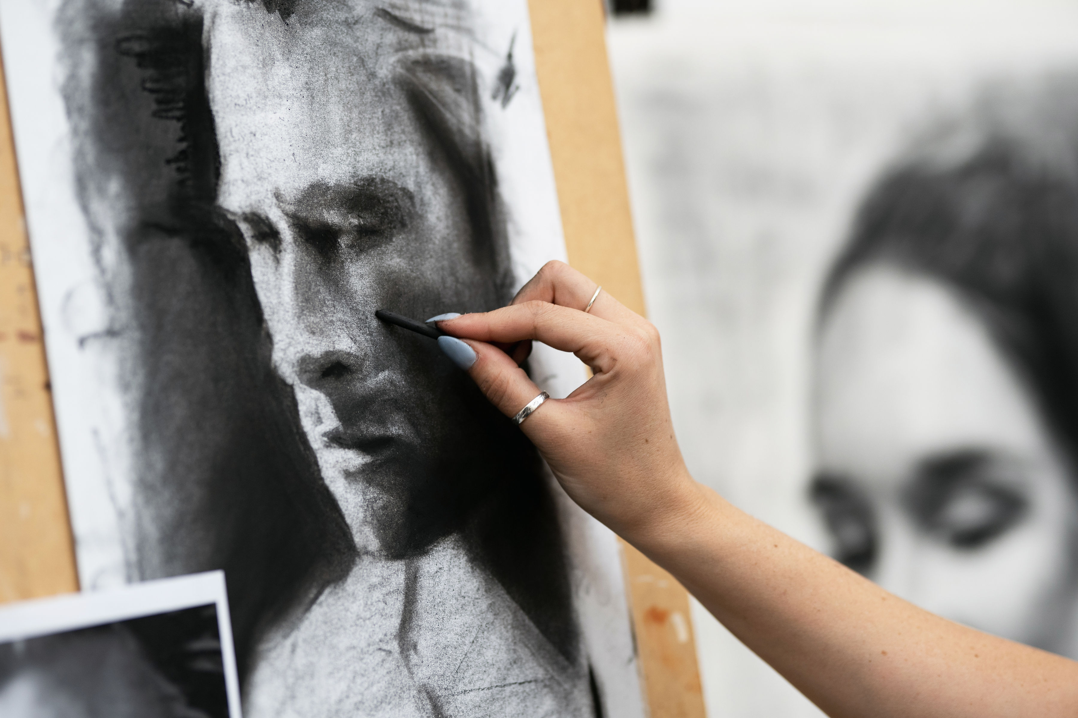 Workshop: Charcoal Portraiture | Rachelle Dusting