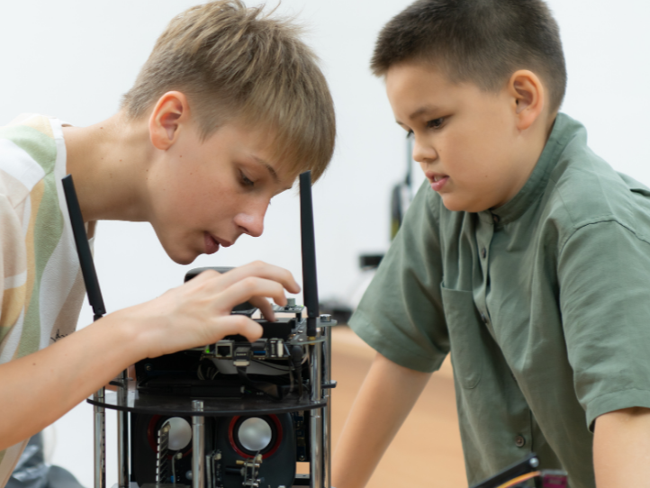 Young engineers - school holiday program