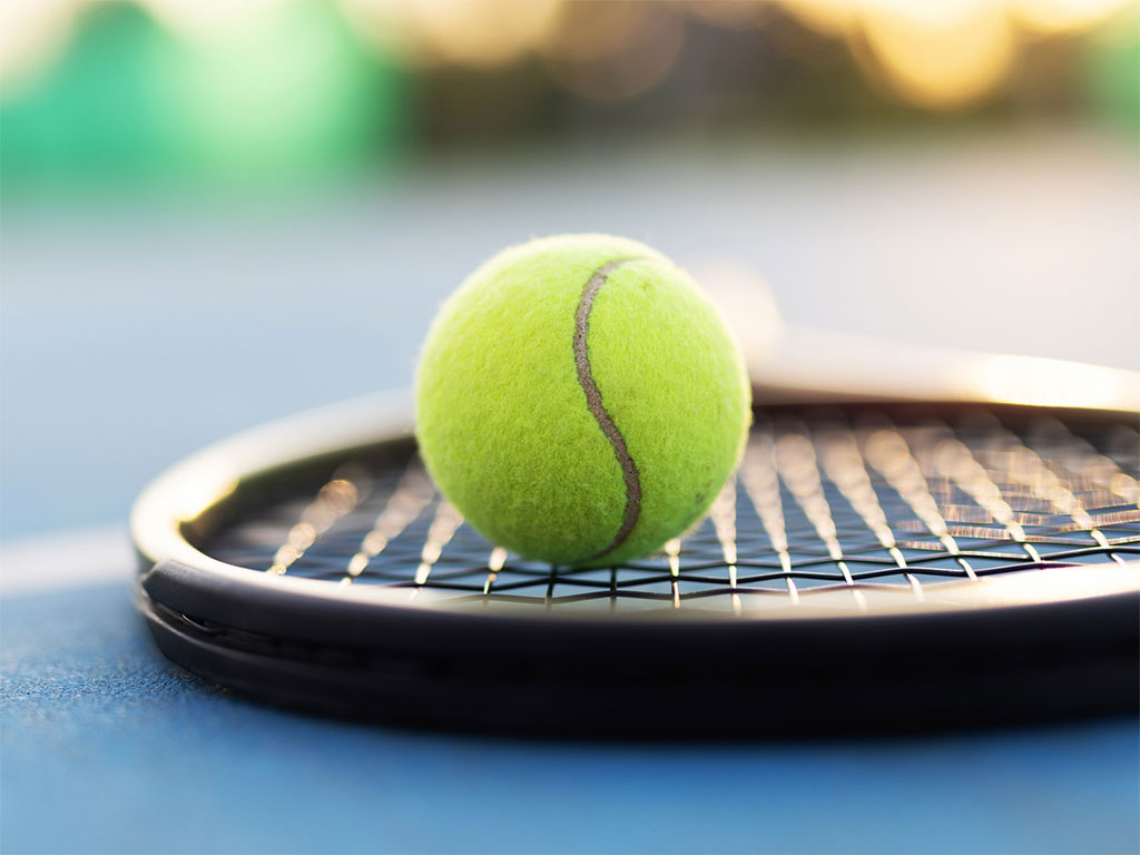 Free come and try tennis session - for adults (ages 16 and up)